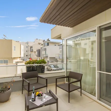 Апартаменты Wonderful Modern Forum House Swieqi - Happy *