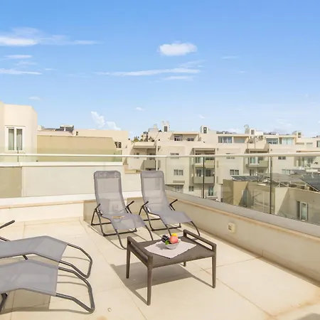Wonderful Modern Forum House Swieqi - Happy